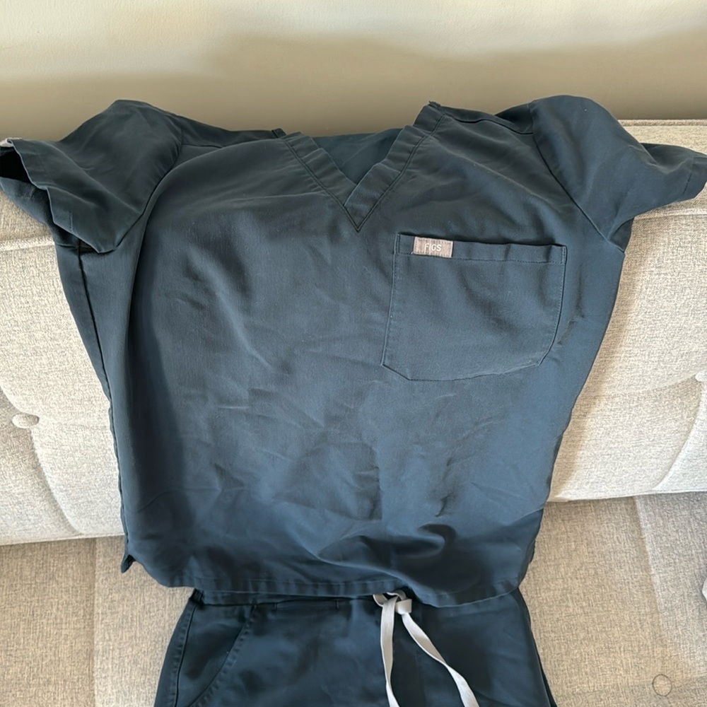 figs scrub set